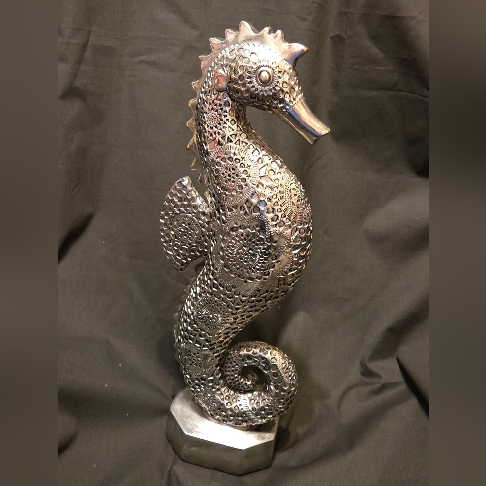 15" Silver Toned Metal Look Lace/Filigree Seahorse Figurine Sculpture